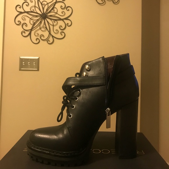 Boots - Picture 3 of 5